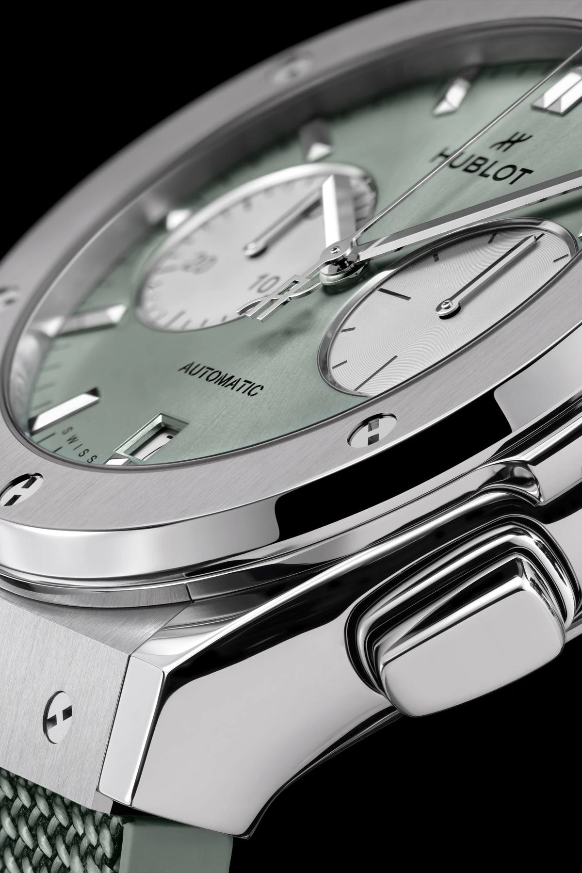 Classic Fusion Chronograph Titanium Sage Green 45 mm