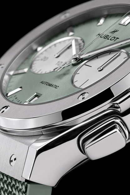 Classic Fusion Chronograph Titanium Sage Green 45 mm