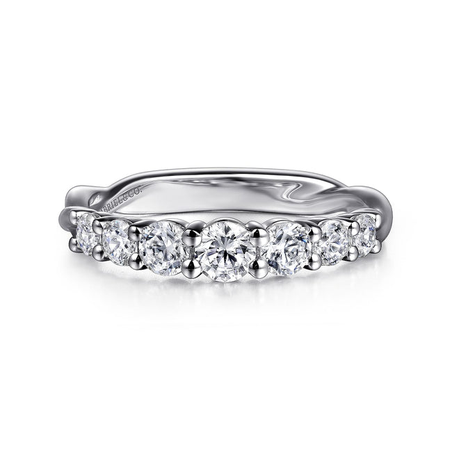 14K White Gold Graduating Diamond Anniversary Band