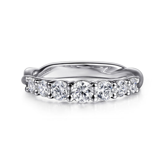 14K White Gold Graduating Diamond Anniversary Band