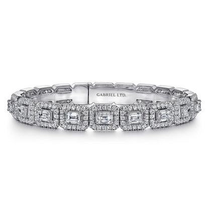 18K White Gold Diamond Bangle