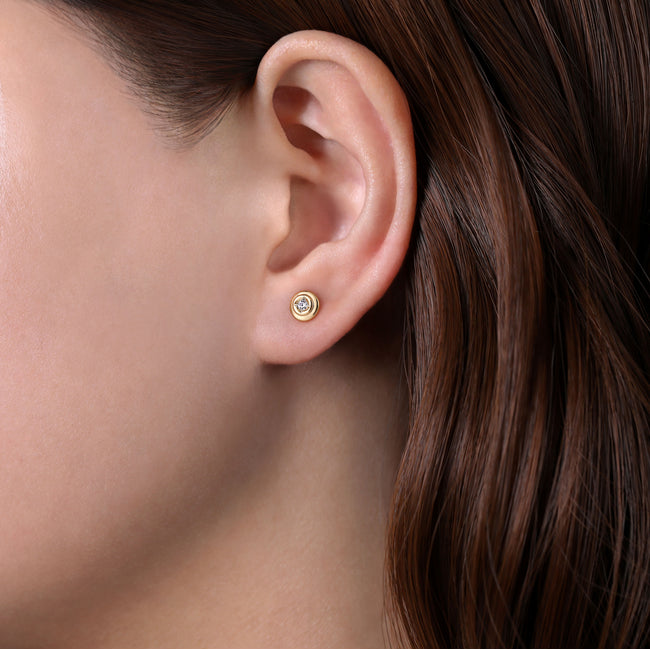 14K Yellow Gold Round Diamond Stud Earrings