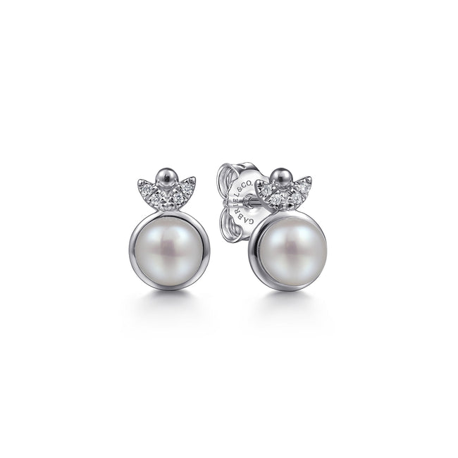 925 Sterling Silver Diamond Bujukan Pearl Stud Earrings