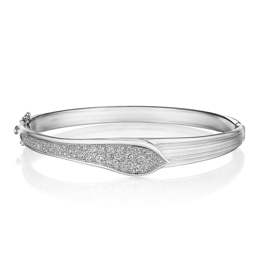 Petal Diamond Pavé Bangle in 18kt White Gold