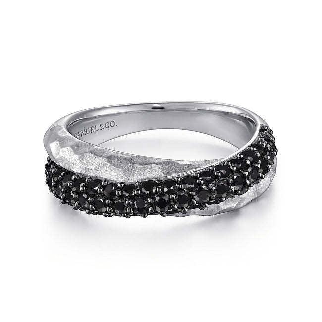 925 Sterling Silver Hammered Black Spinel Criss Cross Ring