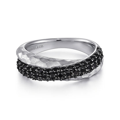 925 Sterling Silver Hammered Black Spinel Criss Cross Ring