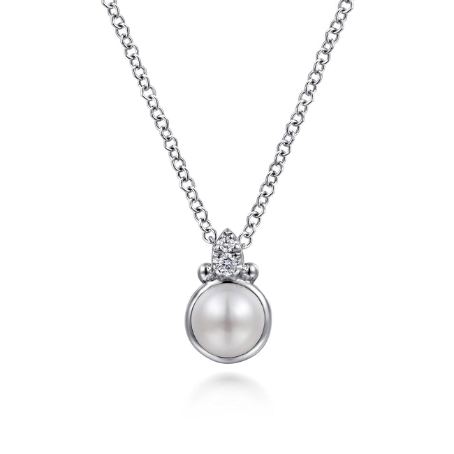 925 Sterling Silver Diamond Bujukan Pearl Pendant Necklace