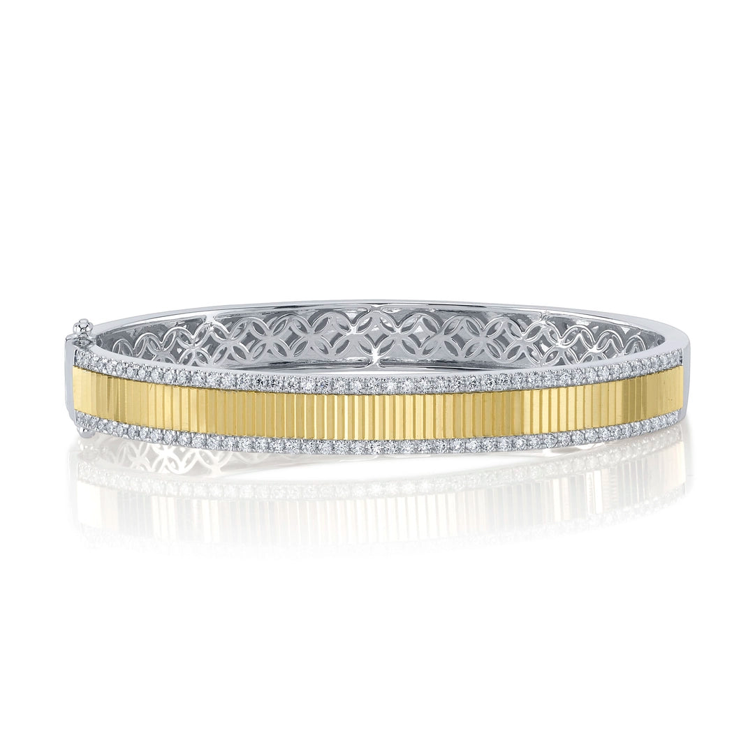 1.06CT 14K2T W/Y DIAMOND RIBBED BANGLE