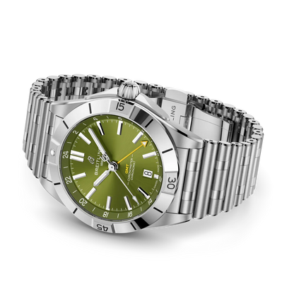 Chronomat Automatic GMT 40 Giannis Antetokounmpo Stainless steel 40 mm A32398A11L1A1 third view