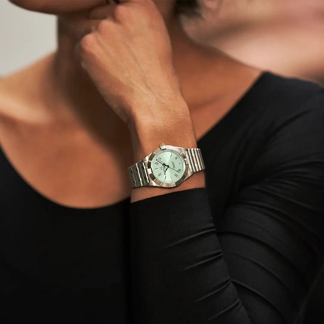 Chronomat 32 Stainless steel 32 mm A77310101L1A1 fifth view