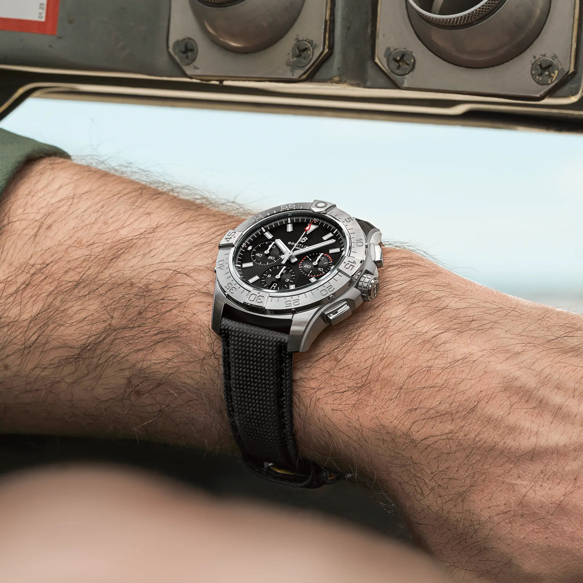 Avenger B01 Chronograph 44 AB0147101B1X1