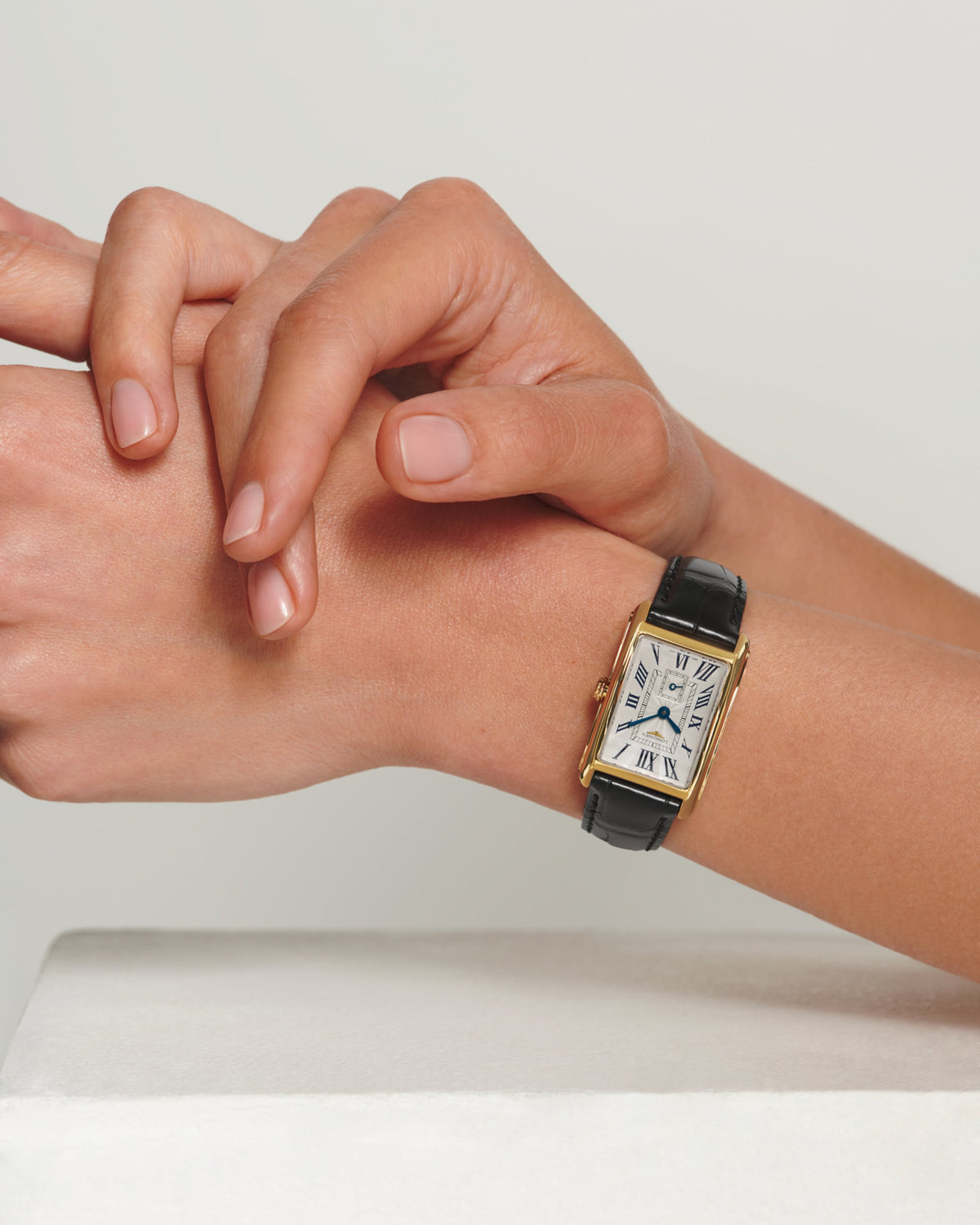 Longines Dolcevita 20.50 X 32.00 mm Silver "flinqué" 18 karat yellow gold L52556710 L5.255.6.71.0 back view