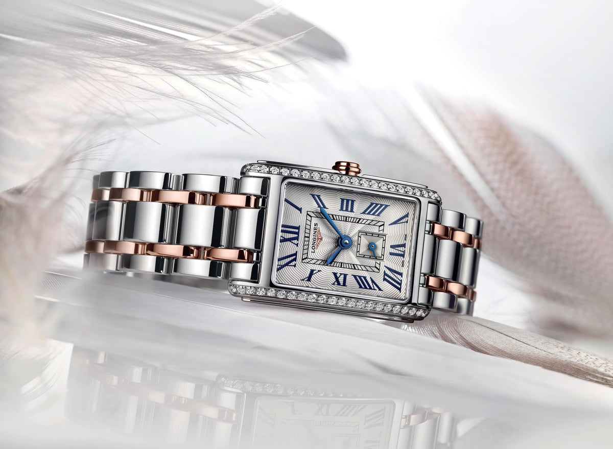 Longines Dolcevita 23.30 X 37.00 mm Silver "flinqué" Stainless steel with rose gold 18 carats crown L55125797 L5.512.5.79.7 back view