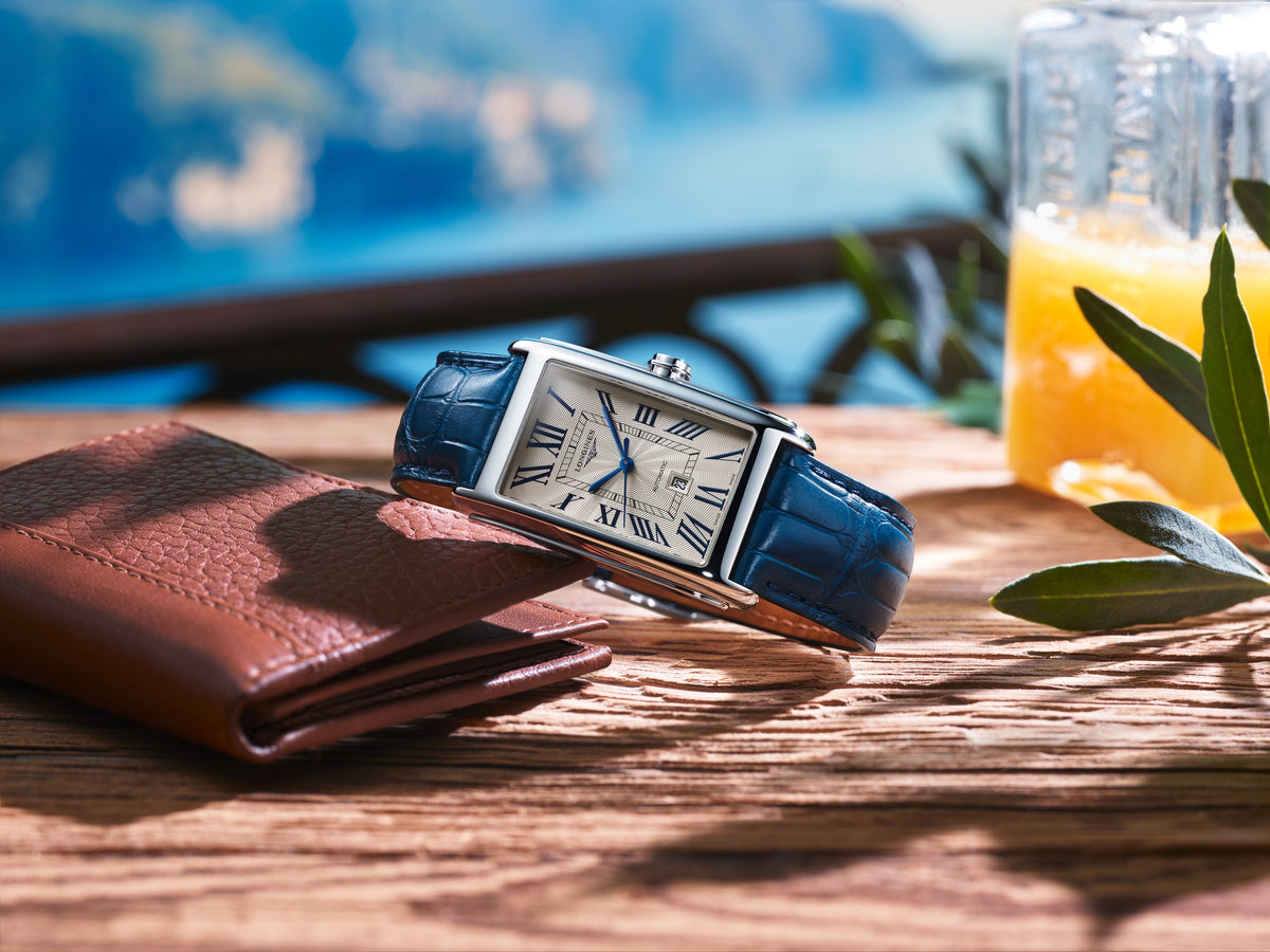Longines Dolcevita 28.20 X 47.00 mm Silver "flinqué" Stainless steel L57674719 L5.767.4.71.9 back view