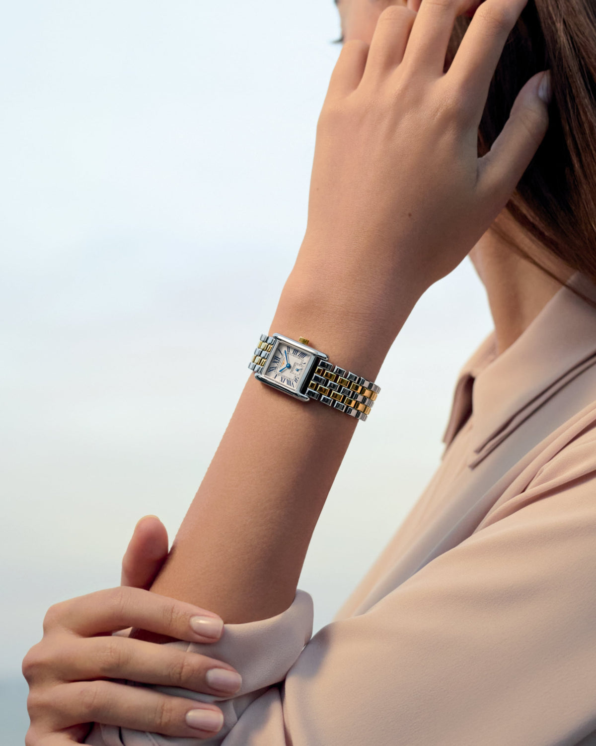 Longines Mini Dolcevita 21.50 X 29.00 mm Silver "flinqué" Stainless steel with 18 karat yellow gold crown L52005707 L5.200.5.70.7 back view