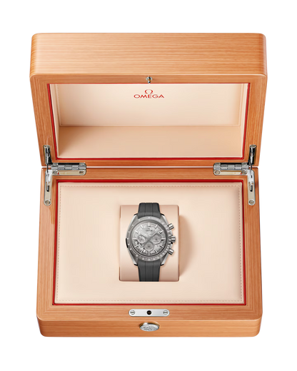 Speedmaster Grey Side of the Moon 44.25 mm, Grey Ceramic on Rubber Strap