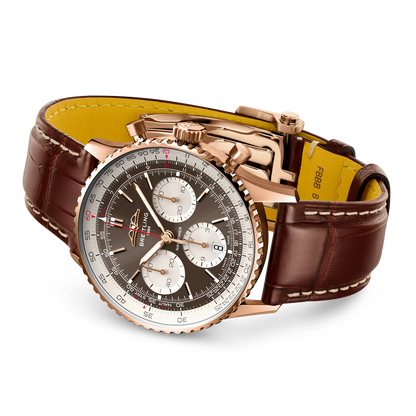 Navitimer B01 Chronograph 41 18k red gold 41 mm RB0139211Q1P1 third view