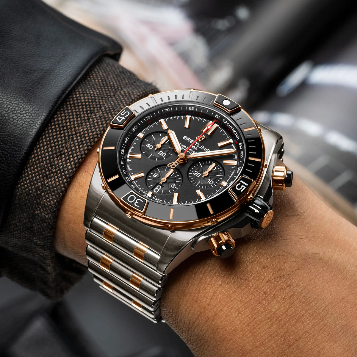 Super Chronomat B01 44 Stainless steel & 18k red gold 44 mm UB0136251B1U1 fifth view