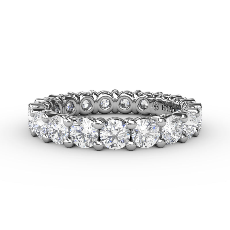 Fana Chunky Shared Prong Eternity Band